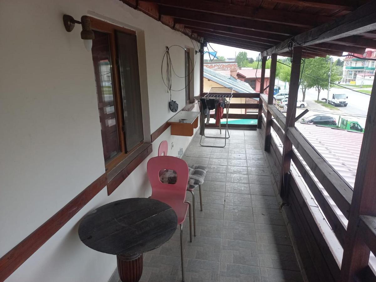 Double Room With Private Bathroom By Osteria Constantino Targoviste Extérieur photo